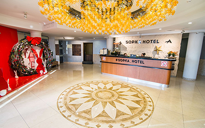 Carrelage marbre à l’hôtel SOPKA en Russie
